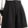 short femme élégant
