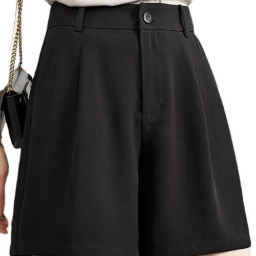 short femme élégant
