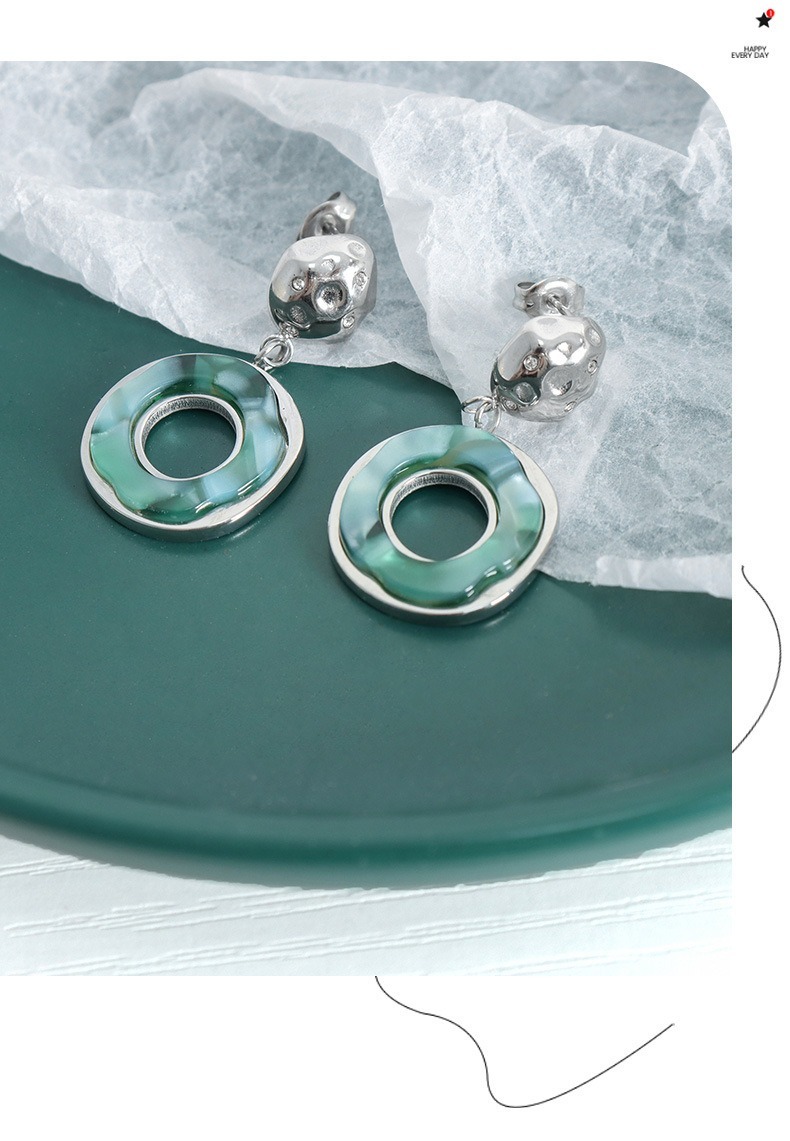 boucle d'oreille résine façon émeraude