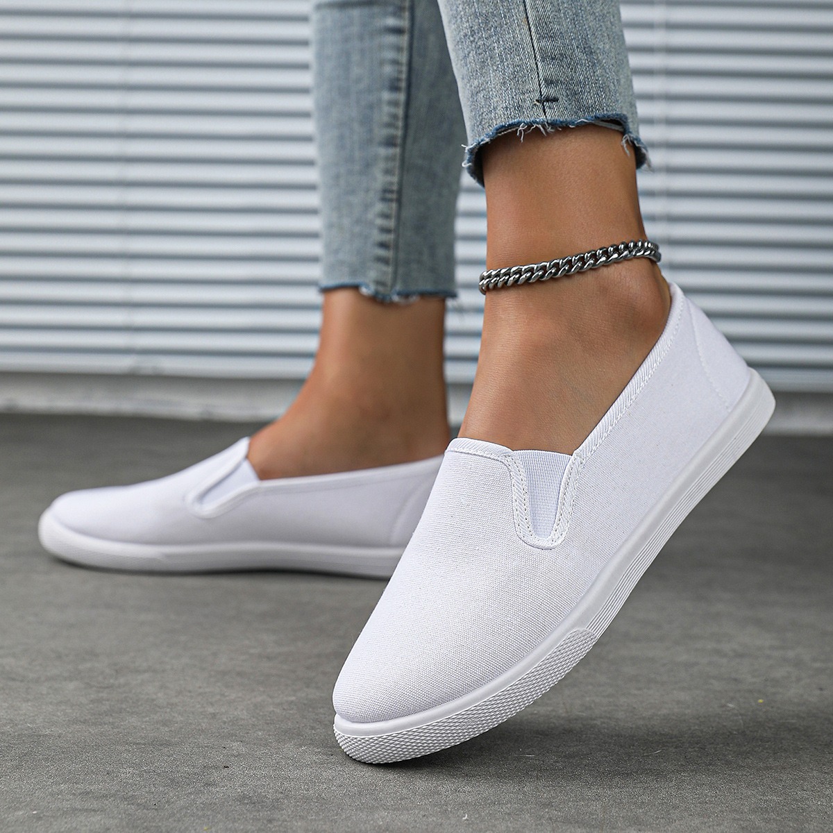 chaussures en toile pour homme ou femme blanc
