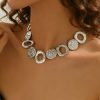 collier métal martelé pour femme argente