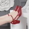 escarpins avec bride et petit talon rouge
