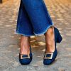 escarpins bleus petit talon carré