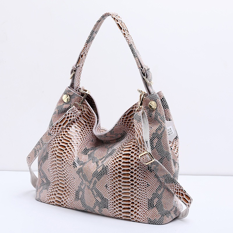 grand sac bandoulière en cuir rose 3