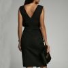 robe cintrée col v sans manche taille haute noir 2